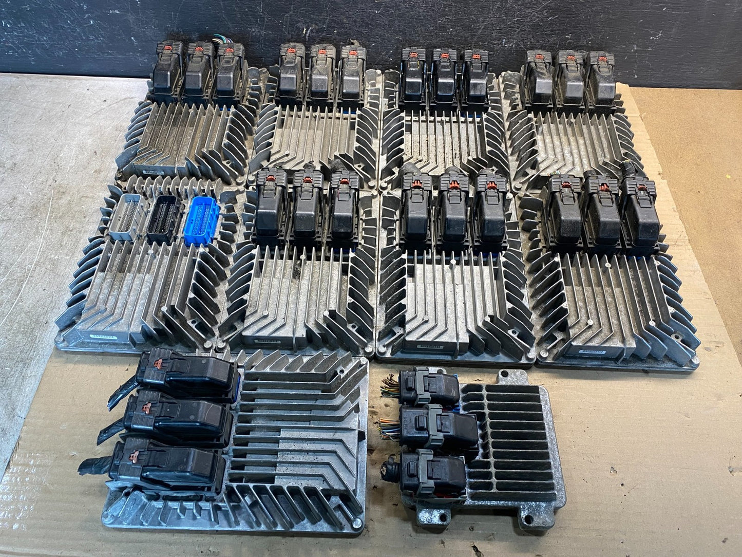 Mix of 10 Chevrolet ECM Engine Computer Module AD94991