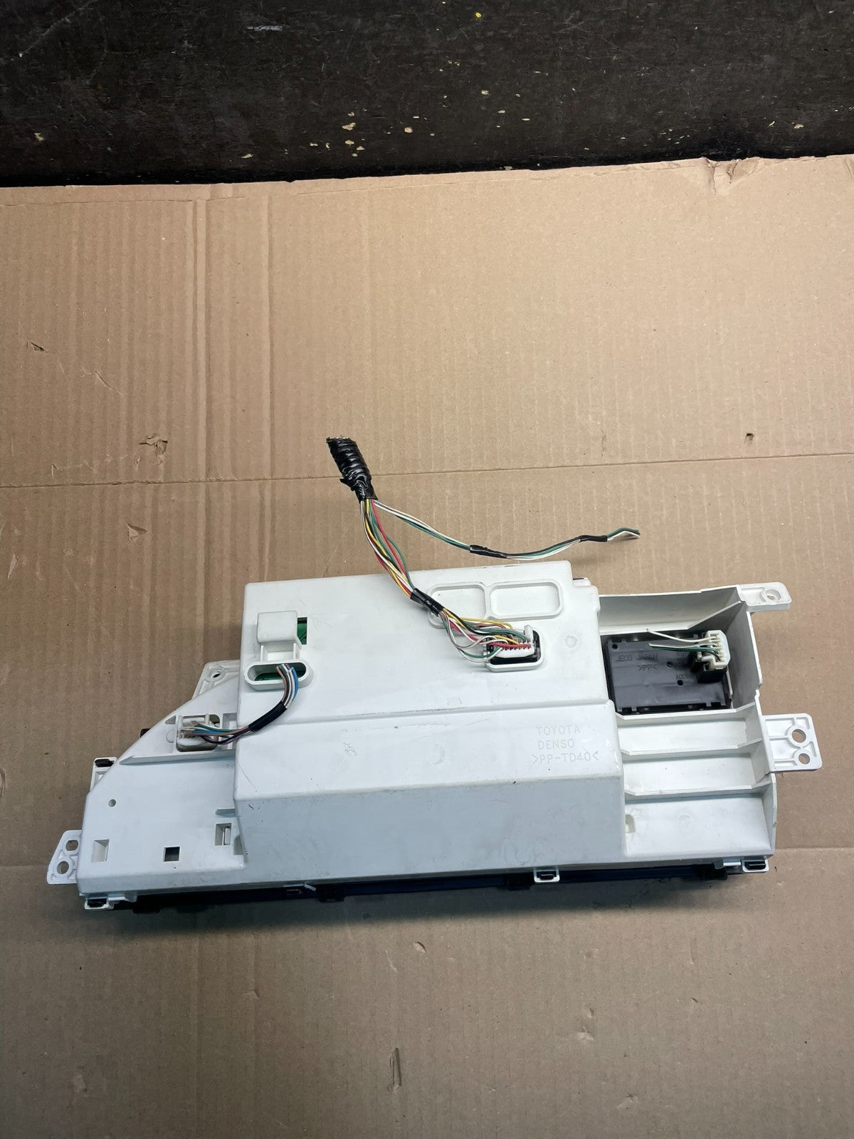 2005 to 2007 Toyota Avalon Information Display Screen x9863 DG7