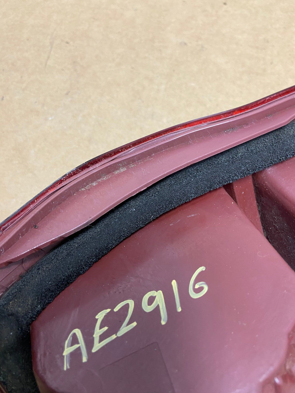 2004 2005 Toyota RAV4 Right RH Passenger Side Tail Light AE2916 LK7