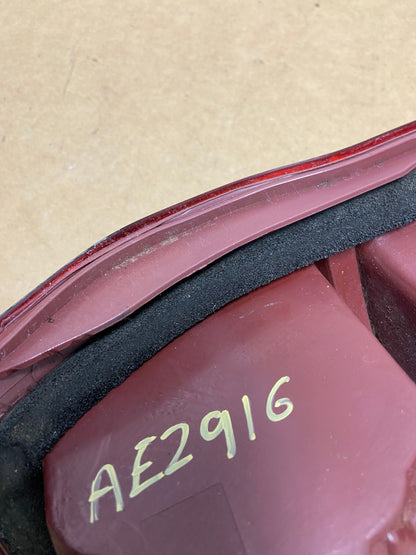 2004 2005 Toyota RAV4 Right RH Passenger Side Tail Light AE2916 LK7