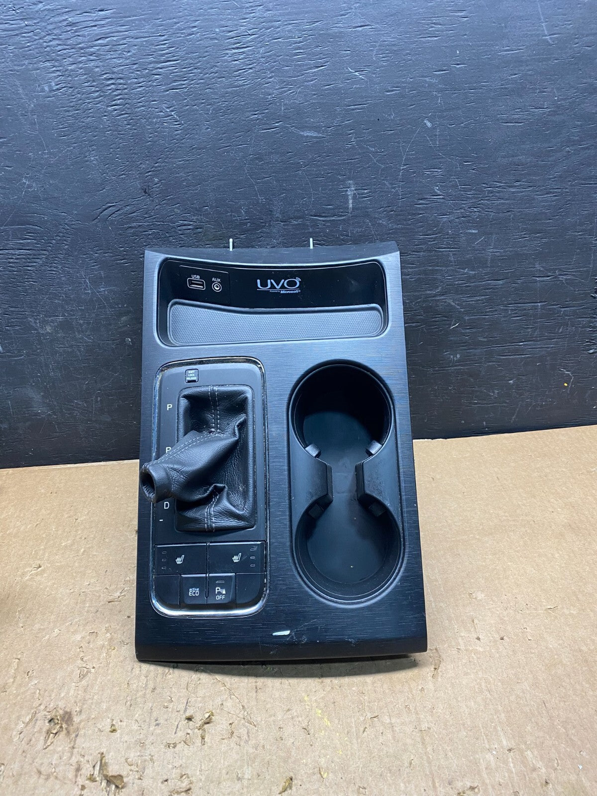 2015-2018 Kia Sedona Console Cover Shifter Lever B3521-505115 Cup Holder H21490