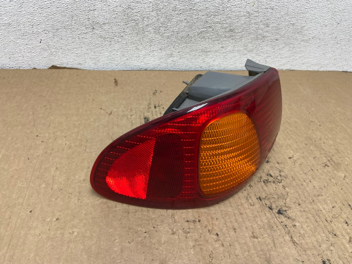 1998 1999 2000 Toyota Corolla Left Driver Lh Side Tail light AG2492 LK2