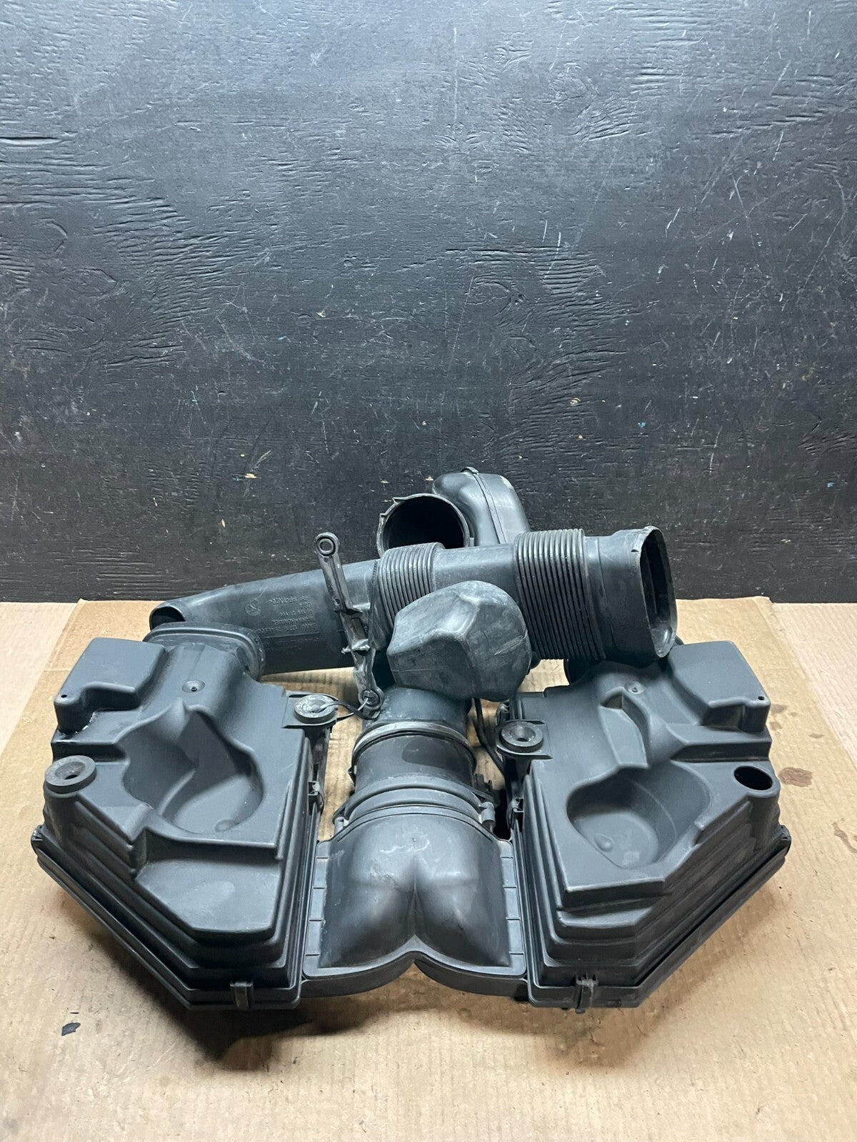 2007 to 2010 BMW E70 X5 N62 Air Intake Cleaner Filter 7548896 OEM J7481 DG2