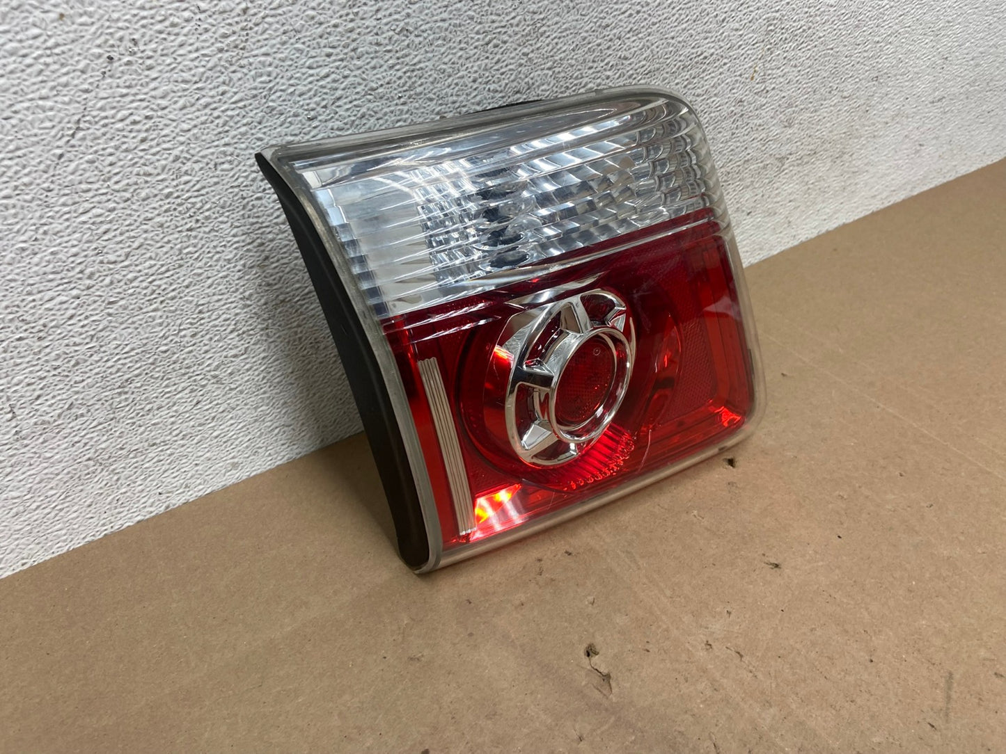 2007 to 2012 GMC Acadia Left Driver Lh Side Tail Light Inner AE5054 LK2