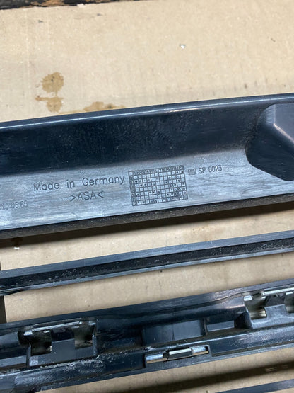 2009 to 2011 Freightliner Sprinter Front Upper Chrome Grill Grille X7587 DG7