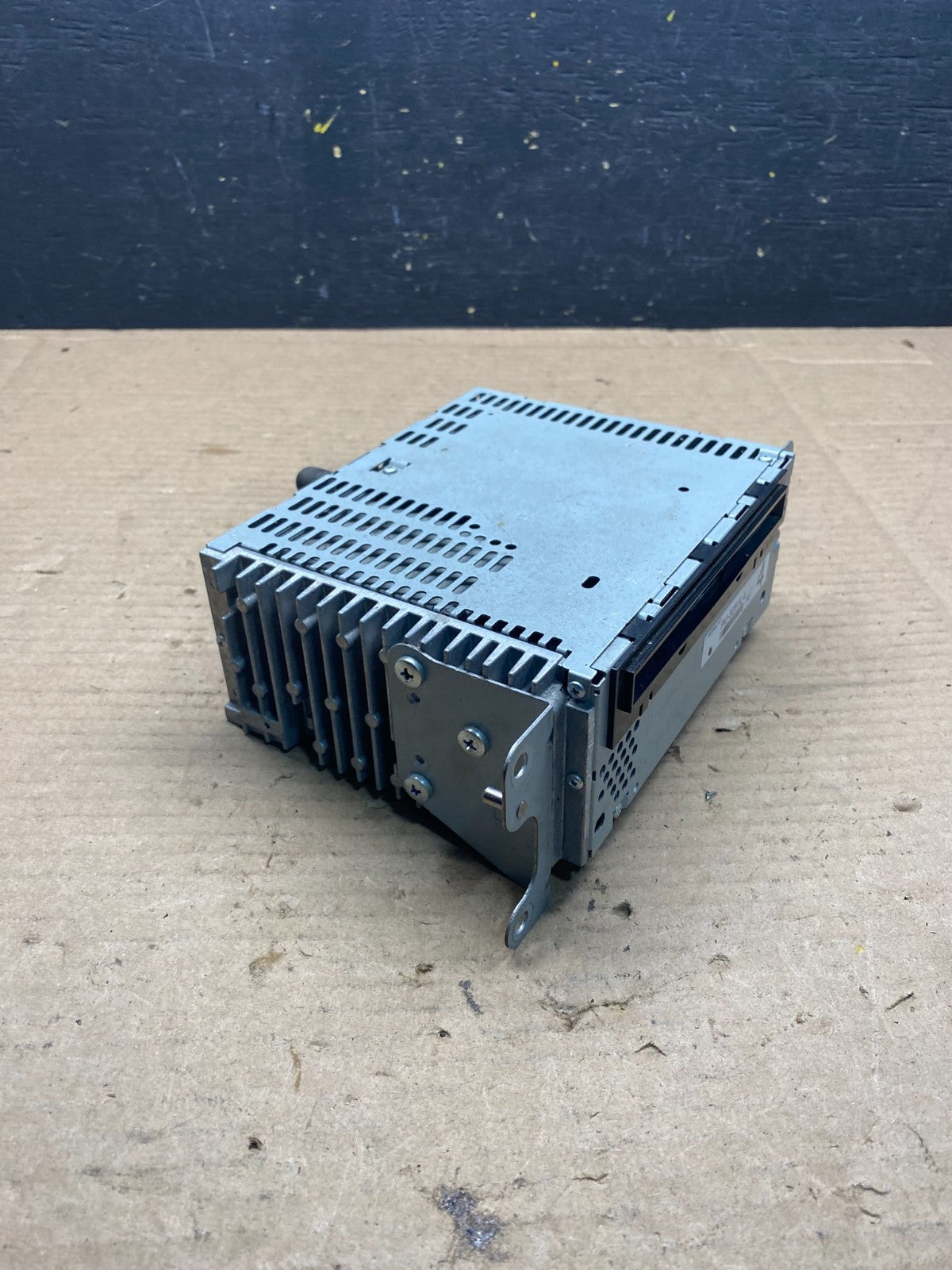 2011 Ford Explorer Audio Equipment Radio Receiver AM FM CD Q2600 DG1
