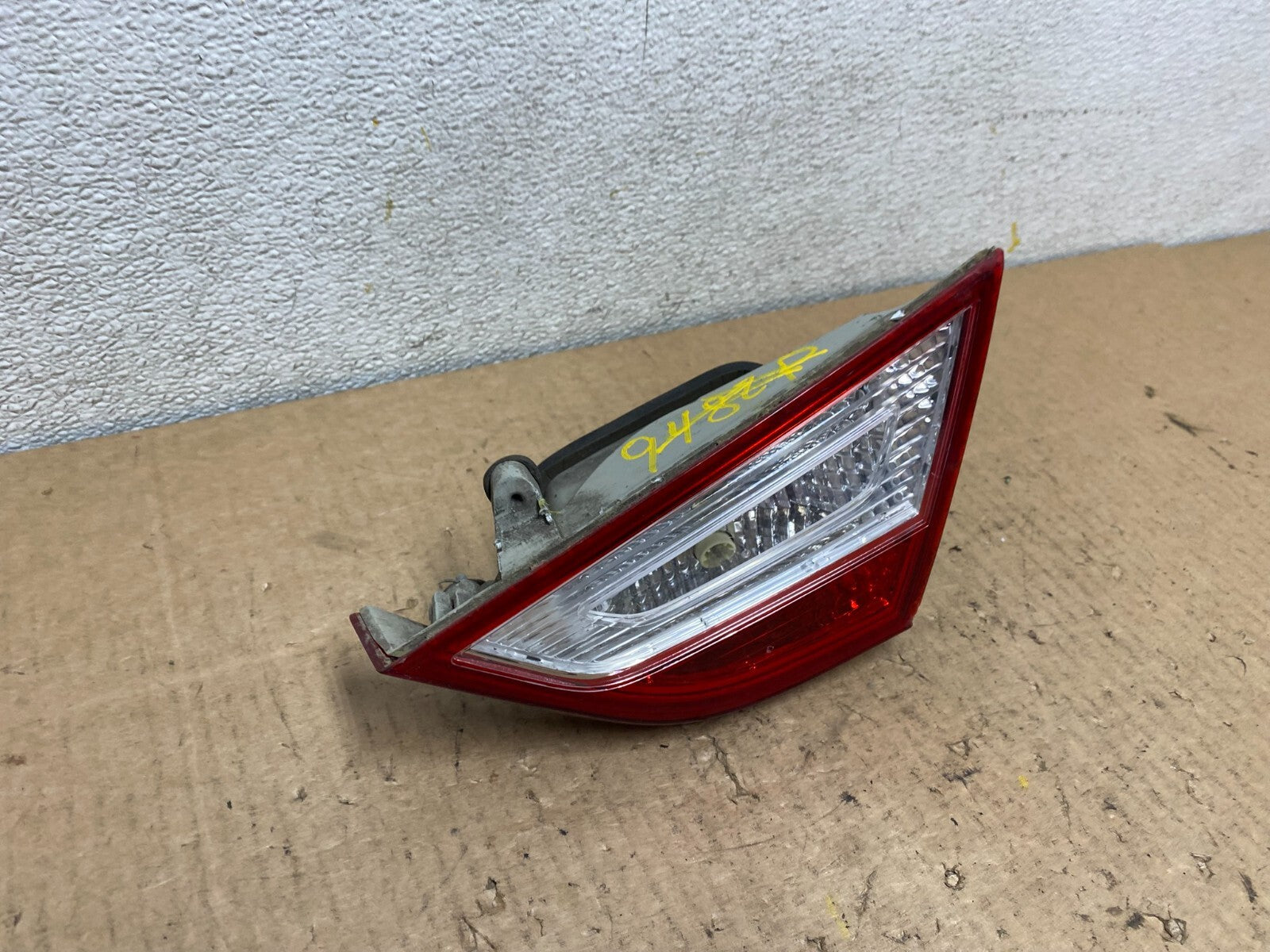 2011 to 2014 Hyundai Sonata Right Passenger Rh Inner Tail Light Oem L8722 DW2