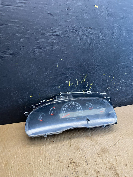 2001 - 2002 Ford Econoline E250 E350 Van Speedometer Instrument Cluster z9800 DG0