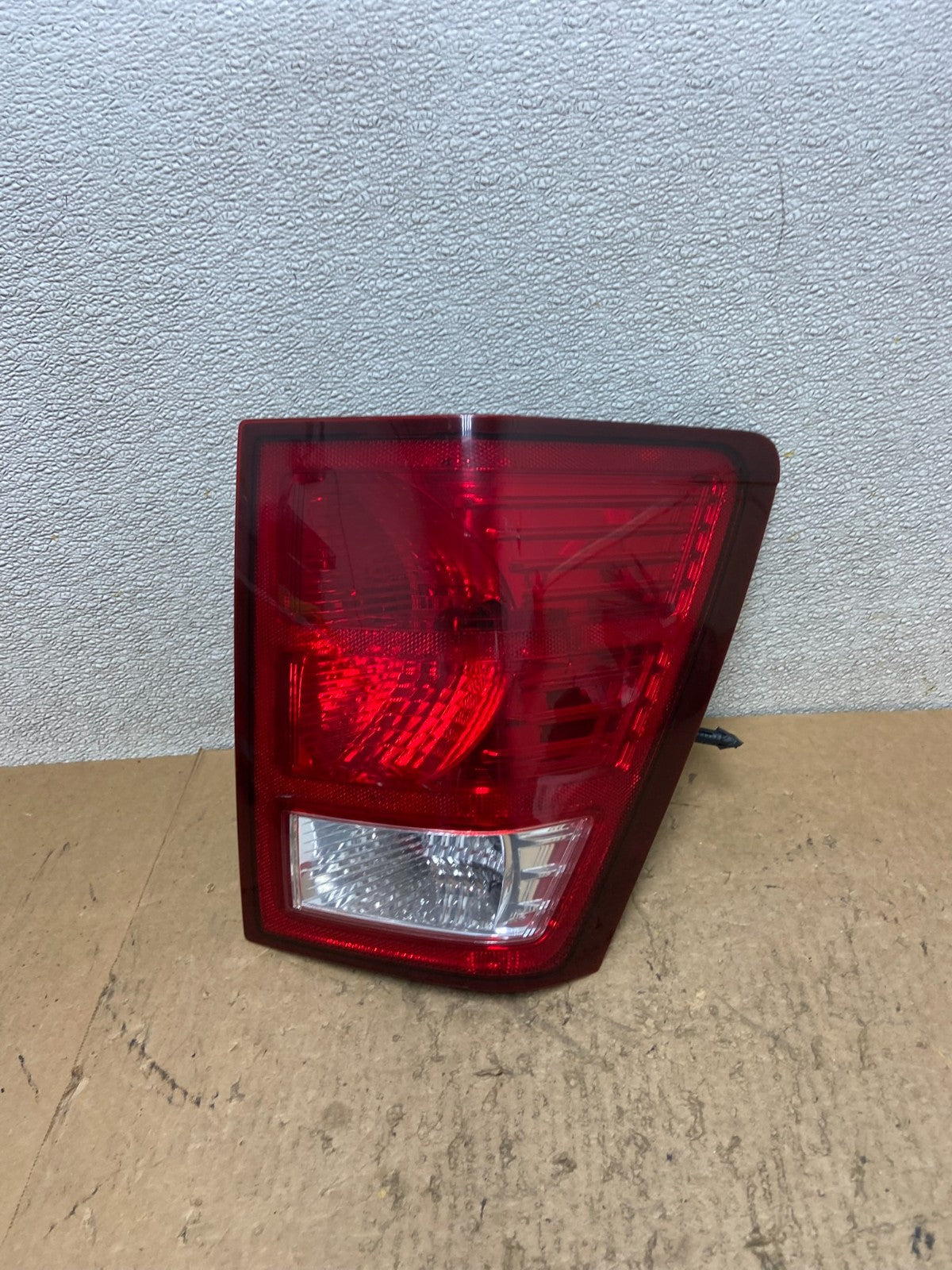 2007 to 2010 Jeep Grand Cherokee Right Passenger Tail Light AA0205 DW0