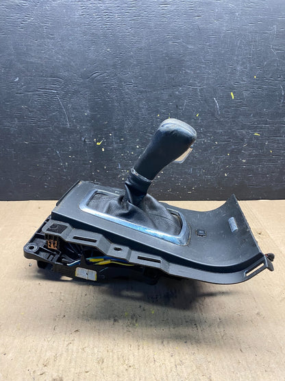 2013 to 2019 Lincoln MKT  Automatic Transmission Gear Shifter Selector R8450 DG4