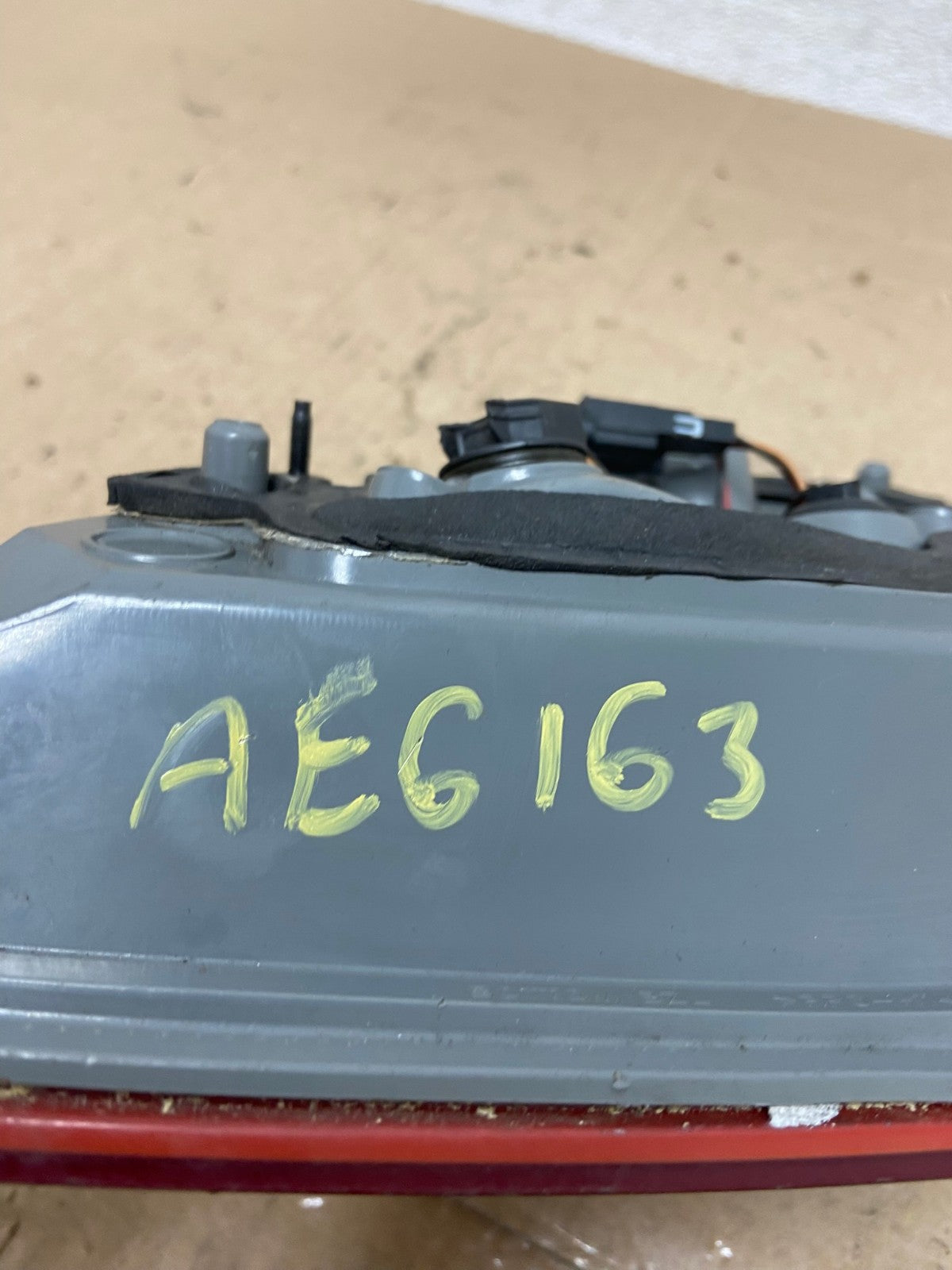 2013 to 2018 Ford Taurus Left Driver Lh Side Tail Light Inner AE6163 LK6