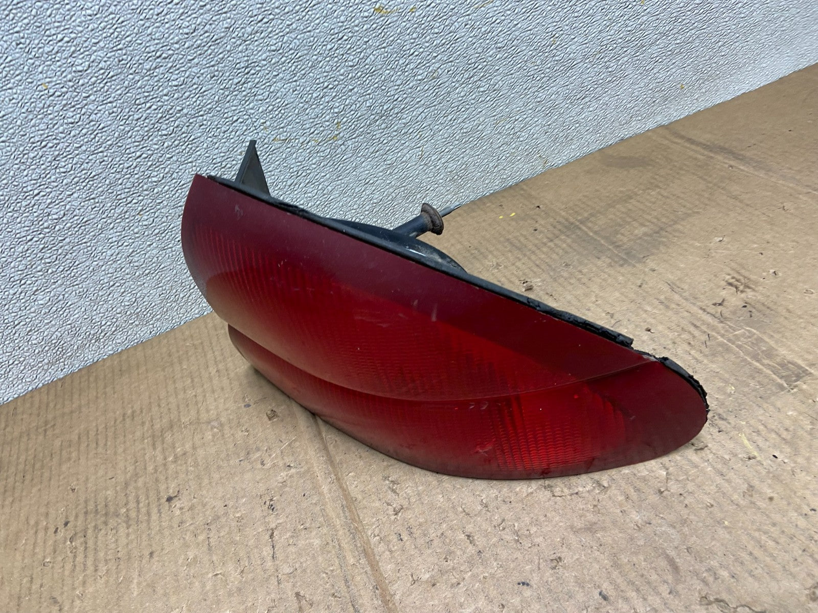 1995 to 1996 Chevrolet Monte Carlo Right Passenger RH Oem Tail Light AA65821