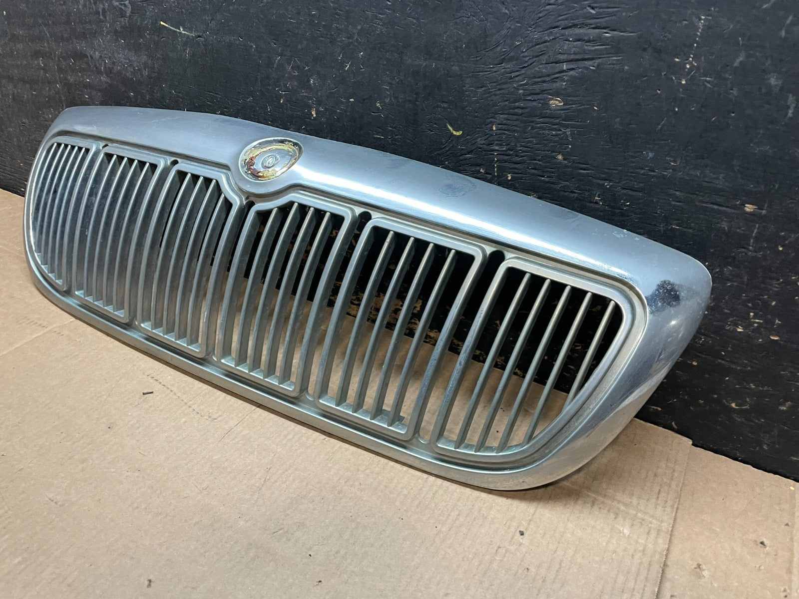 1998 to 2002 Mercury Grand Marquis Front Upper Grill Grille OEM  Y9445 DG2