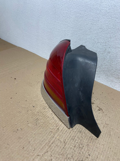 1998-2003 Ford Crown Victoria Left Driver Lh Side Tail Light AF2955 LK1