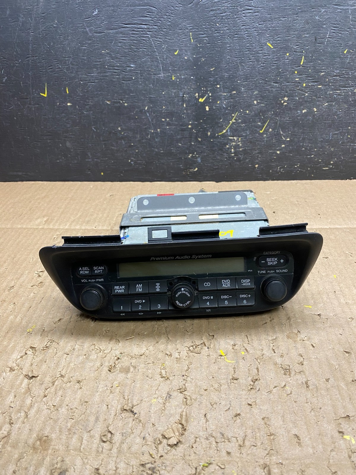 2005 to 2010 Honda Odyssey Am Fm Cd Player Radio Receiver V1609 DG0