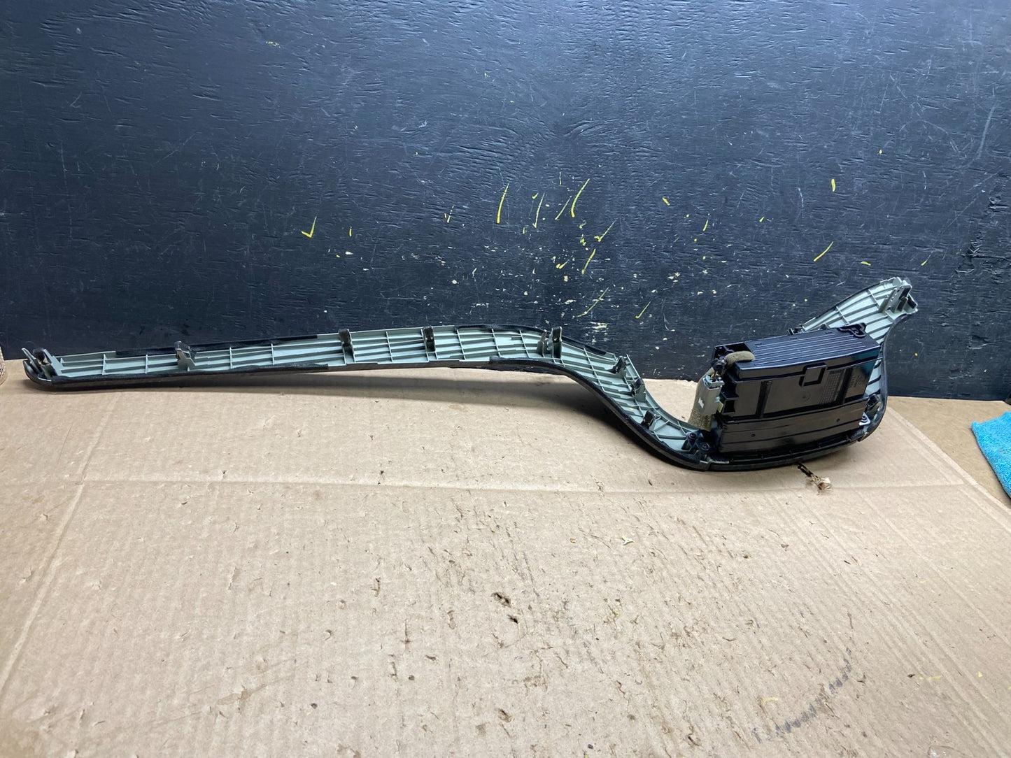 2007 to 2012 Hyundai Santa Fe Center Dashboard Wood Panel Molding OEM Y5513 DG5