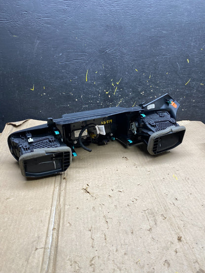 2020 to 2023 Ford  Explorer Console Radio Display Screen Air Vents Oem x5819 DG4