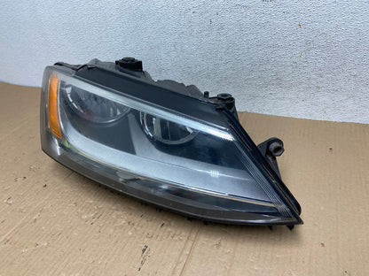 2011 to 2014 Volkswagen Jetta Right Passenger RH Headlight Halogen AE9002 LK1