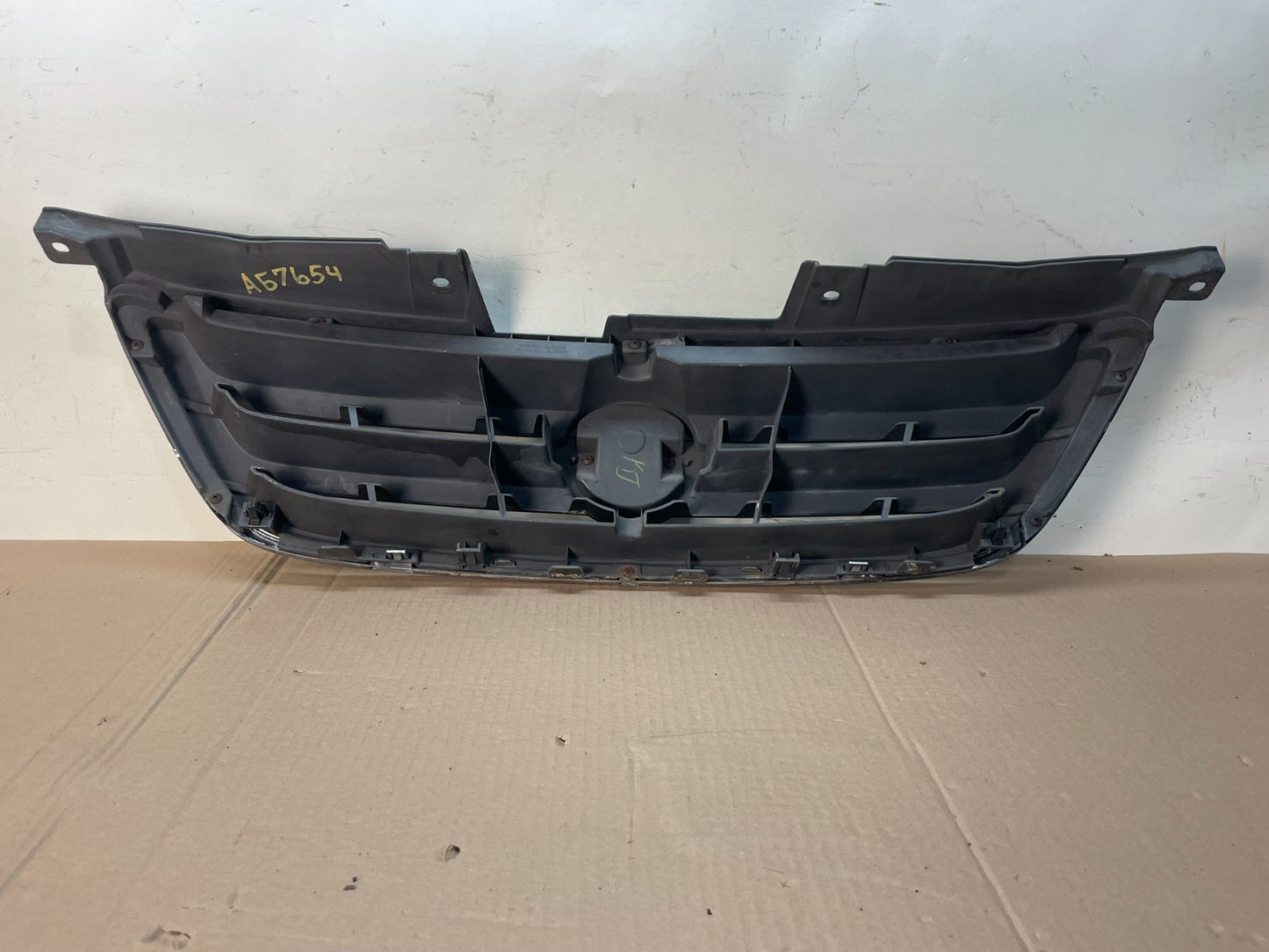 2002 2003 2004 Nissan Altima Front Upper Grill Grille AG7654 DG3