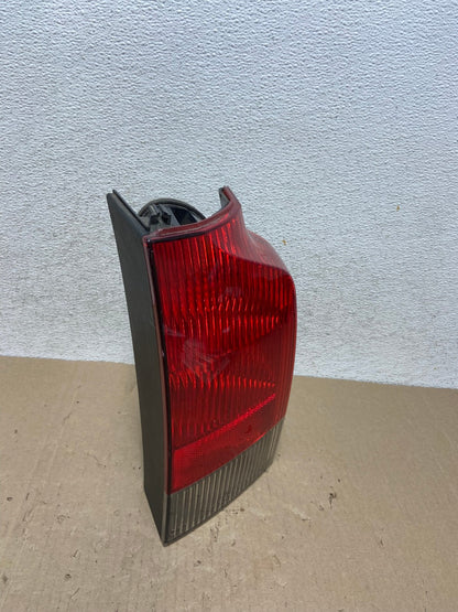 2001 - 2004 Volvo XC70 V70 Right Passenger Side LH Tail Light AG6946 LK2