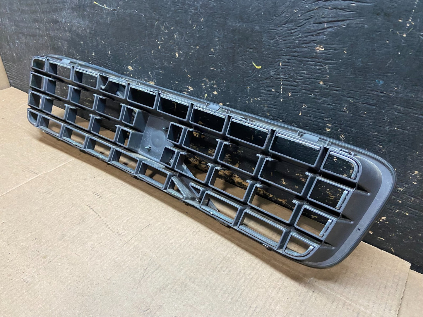 2003 to 2013 Volvo XC90 Front Upper Grill Grille Oem y9419 DG5