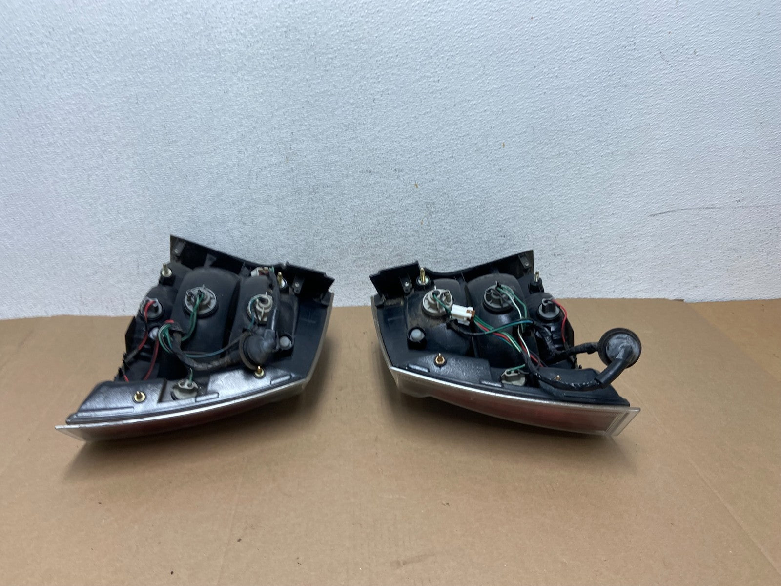 2004 2005 2006 Mitsubishi Galant GTS Left+Right Set Tail Lights AD6391 DG9