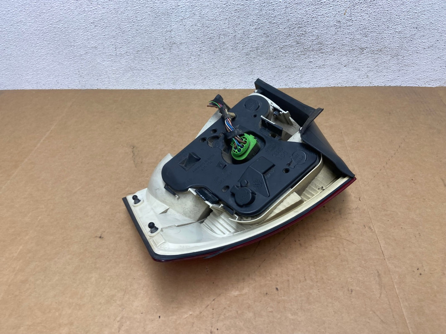 2002-2005 Audi A4 Sedan Left Driver LH Side Tail Light AE2951 LK5