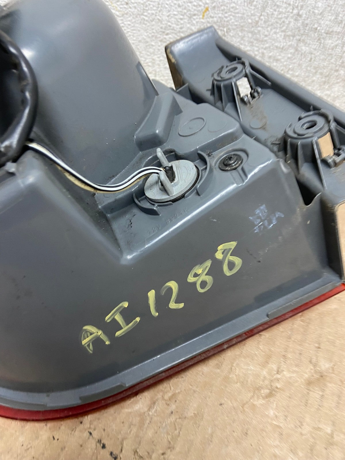 2011 2012 2013 2014 Chevrolet Cruze Right Passinger RH Side Tail Light AI1288 LK6