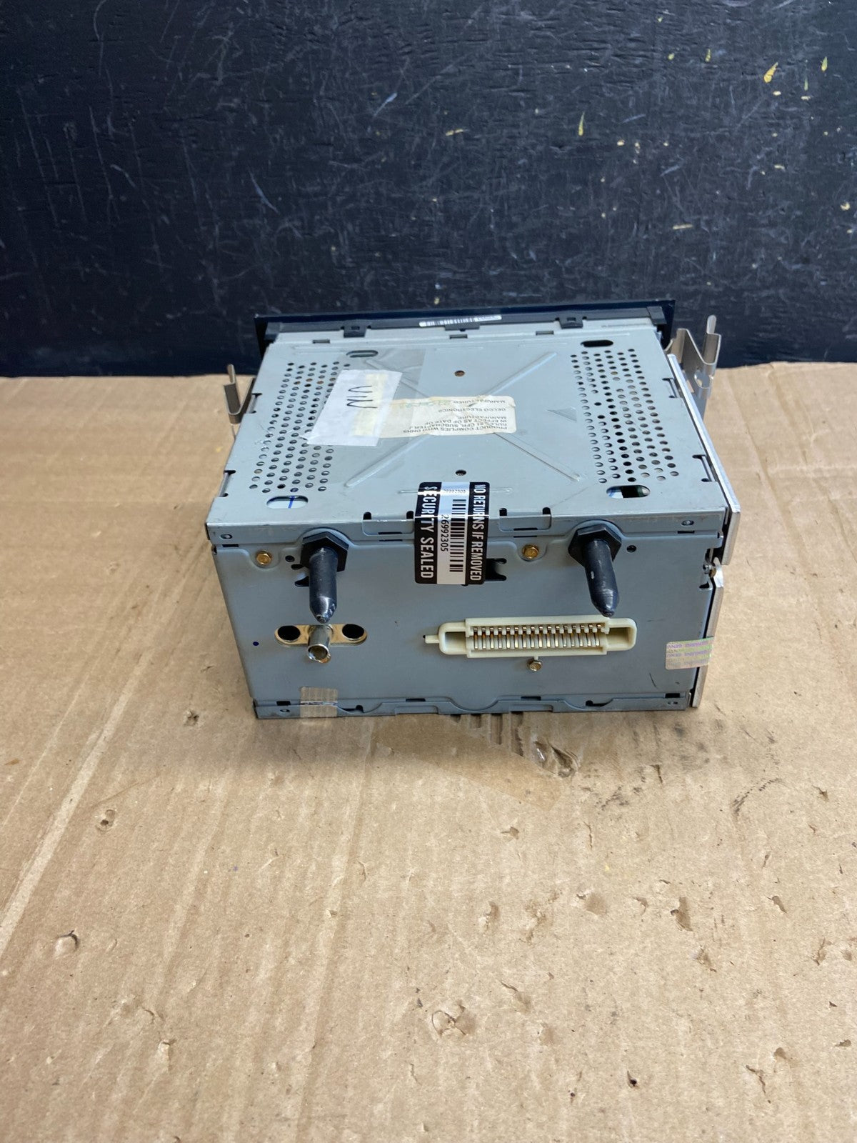 2003 to 2005 Buick Lesabre AM/FM Stereo Cassette Radio AE1702 DG4