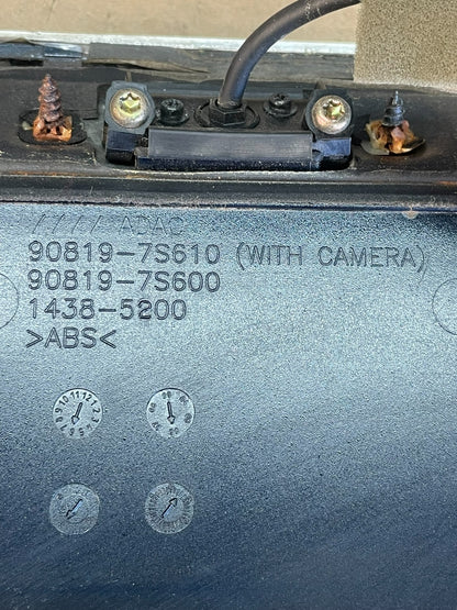 2004 to 2007 Infiniti QX56 License Plate Panel With Camera AD5699 DW5