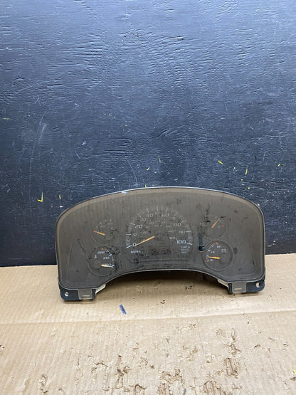 2004 to 2007 Chevrolet Express Speedometer Cluster Gauge OEM  V7347 DG0