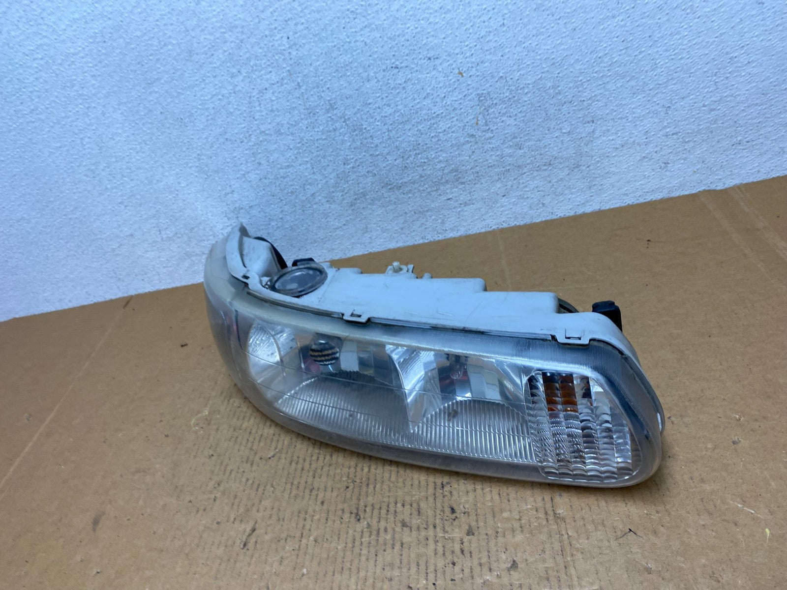1997-2005 Buick Century Right Passenger RH Side Headlight Halogen AE0591 DW1