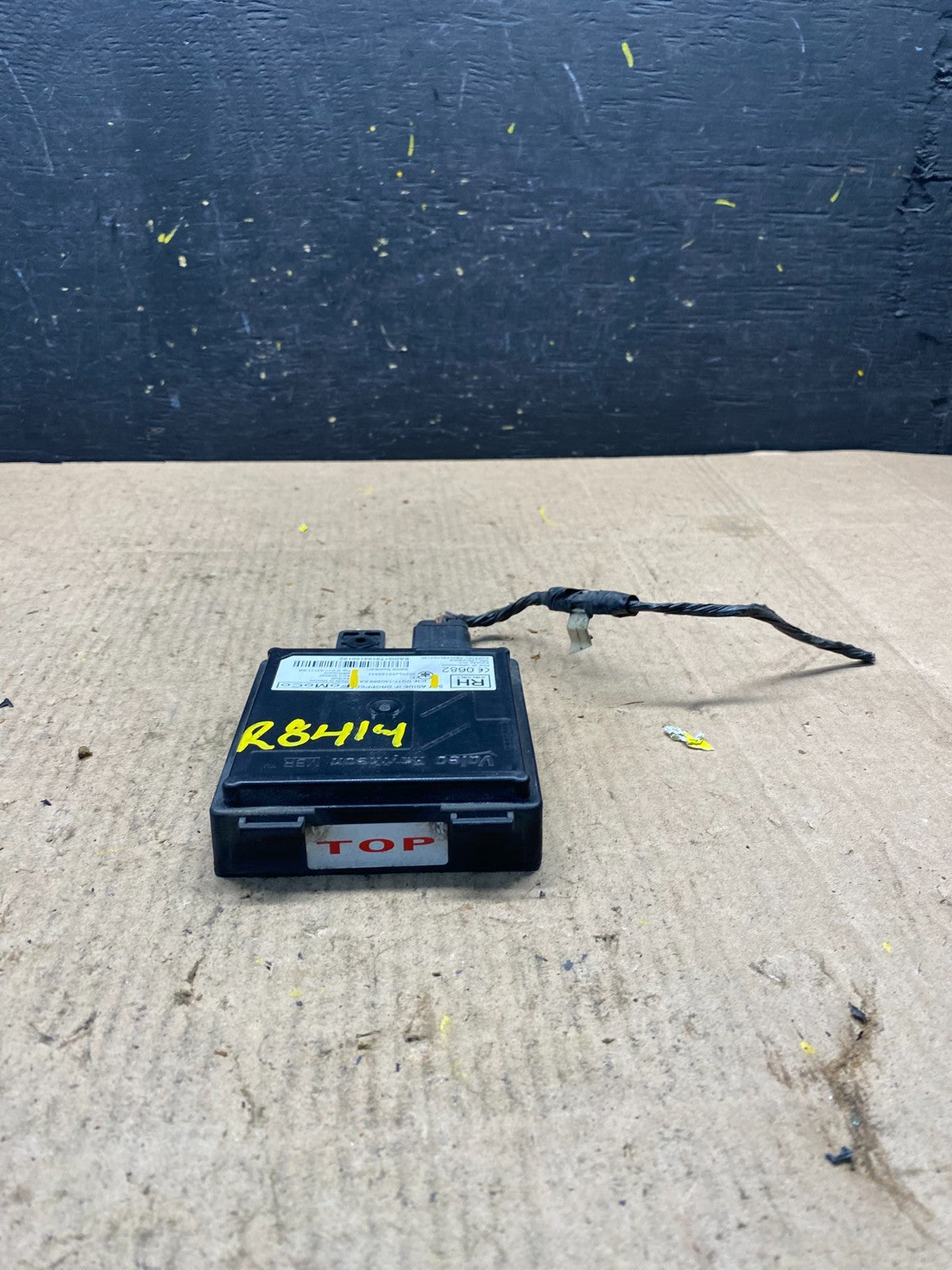 2013 to 2018 Ford Lincoln Rear Radar Blind Spot Module OEM R8414 DG1
