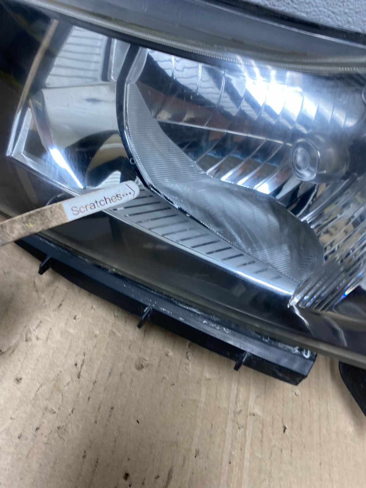 2011 to 2015 Chevrolet Cruze Halogen Left+Right Set Headlights AF7098 DW4