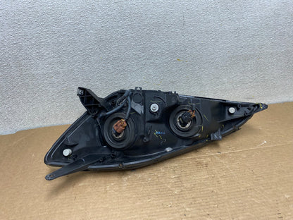 2004-2005 Toyota Sienna Right Passenger Halogen Headlight OEM Z1530 PS7