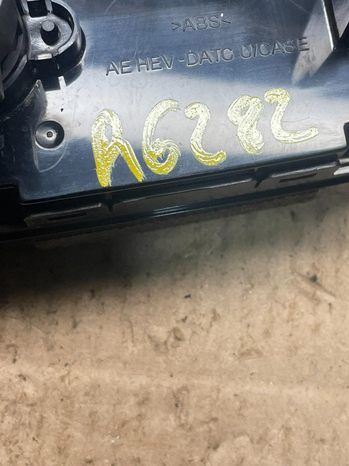 2017 to 2019 Hyundai Ioniq AC A/C Heater Climate Control Panel OEM R6282 DG8