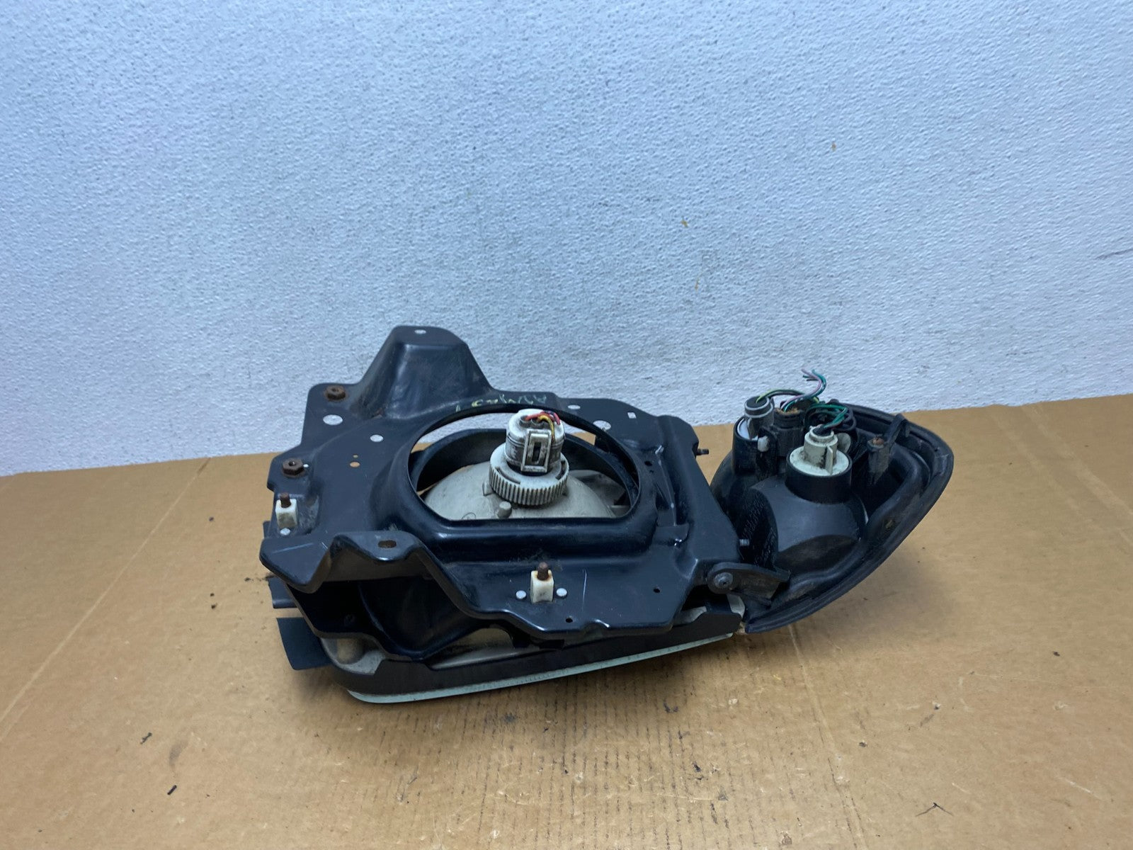1992-1997 Isuzu Trooper Left Driver LH Side Halogen Headlight ad9259 DG5