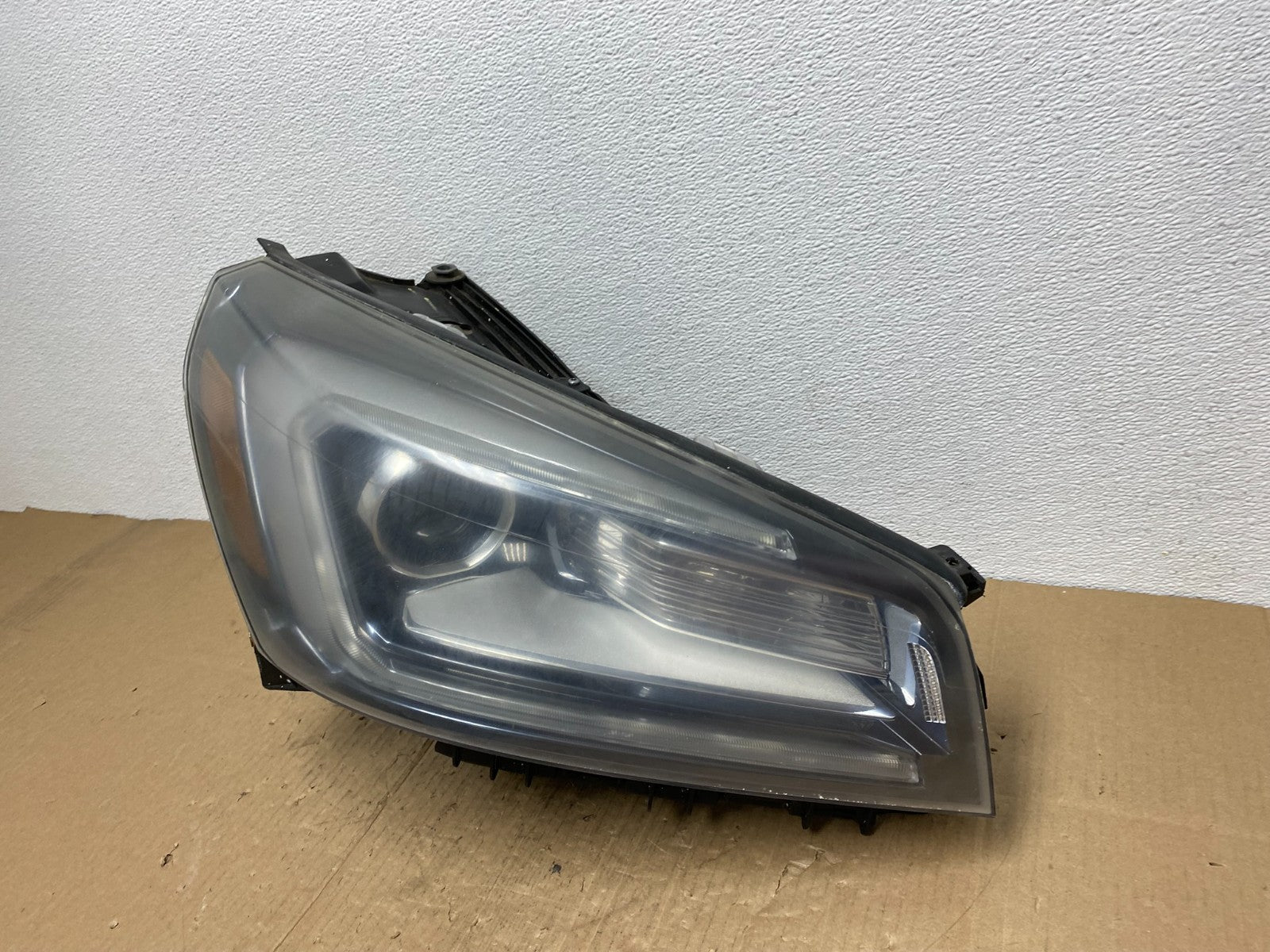 2013-2016 Gmc Acadia Right Passenger RH Side Led Halogen Headlight Oem AB8361 DW1