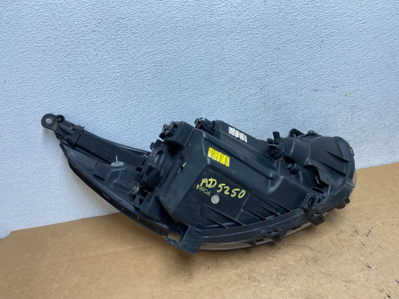 2015 to 2017 Hyundai Accent Left Driver LH Halogen Headlight AD5250 DW7