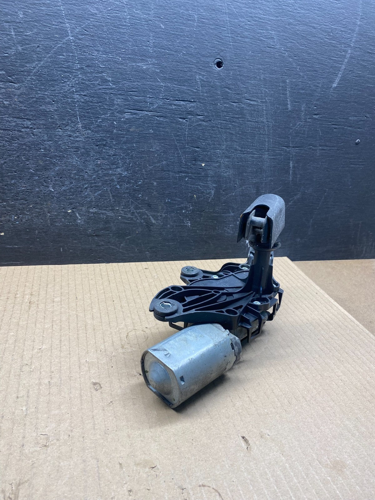 2011 to 2019 Ford Explorer Rear Windshield Wiper Motor AH7479 DG2