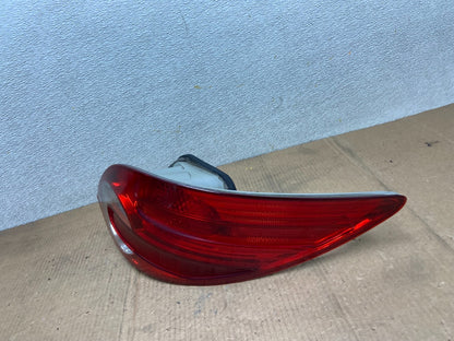 2006 - 2010 Mercedes W251 R-CLASS Right Passenger RH Side Tail Light AA6545 DW1