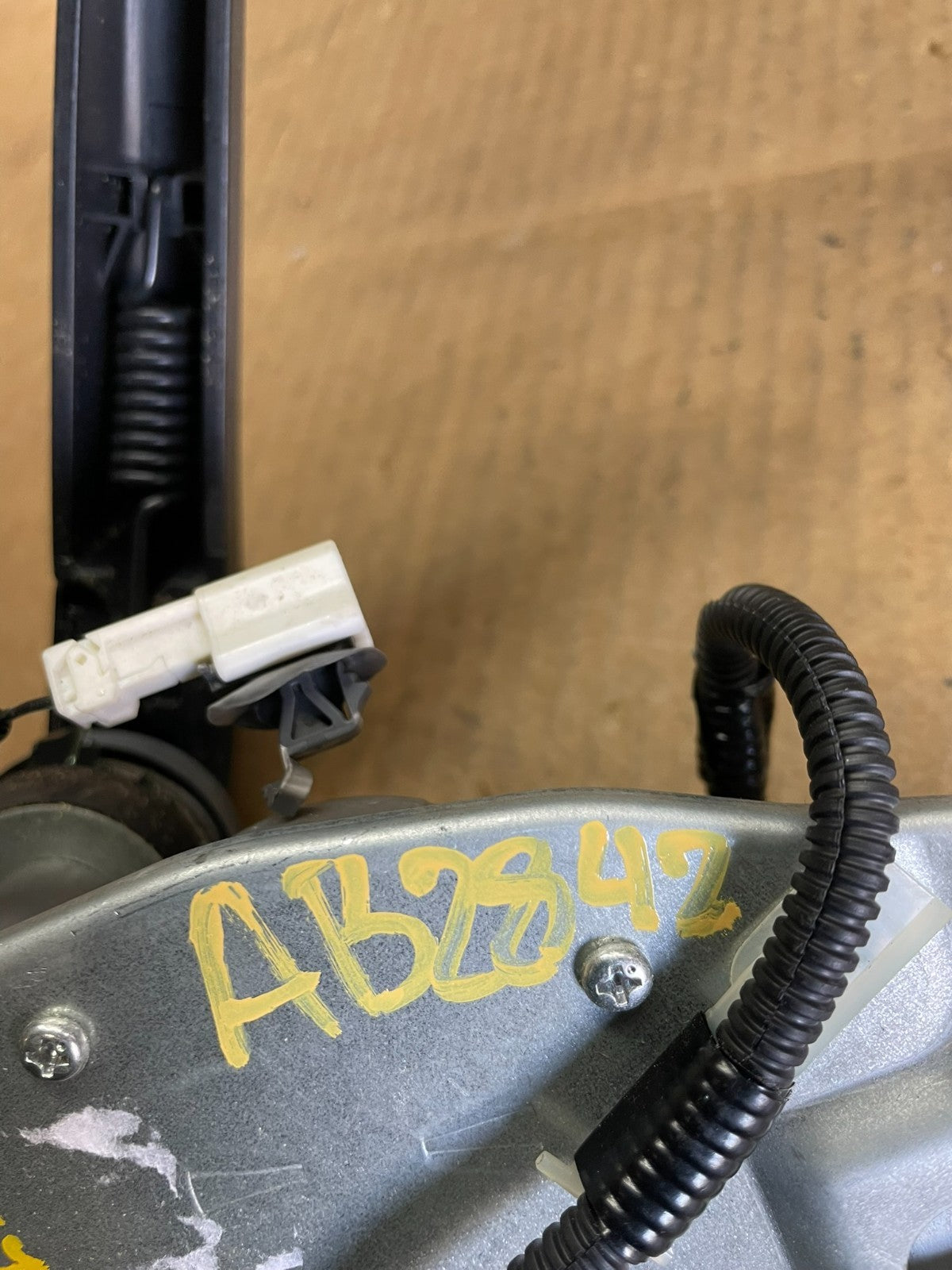 2010 to 2013 Honda Insight Rear Wiper Motor AB28427