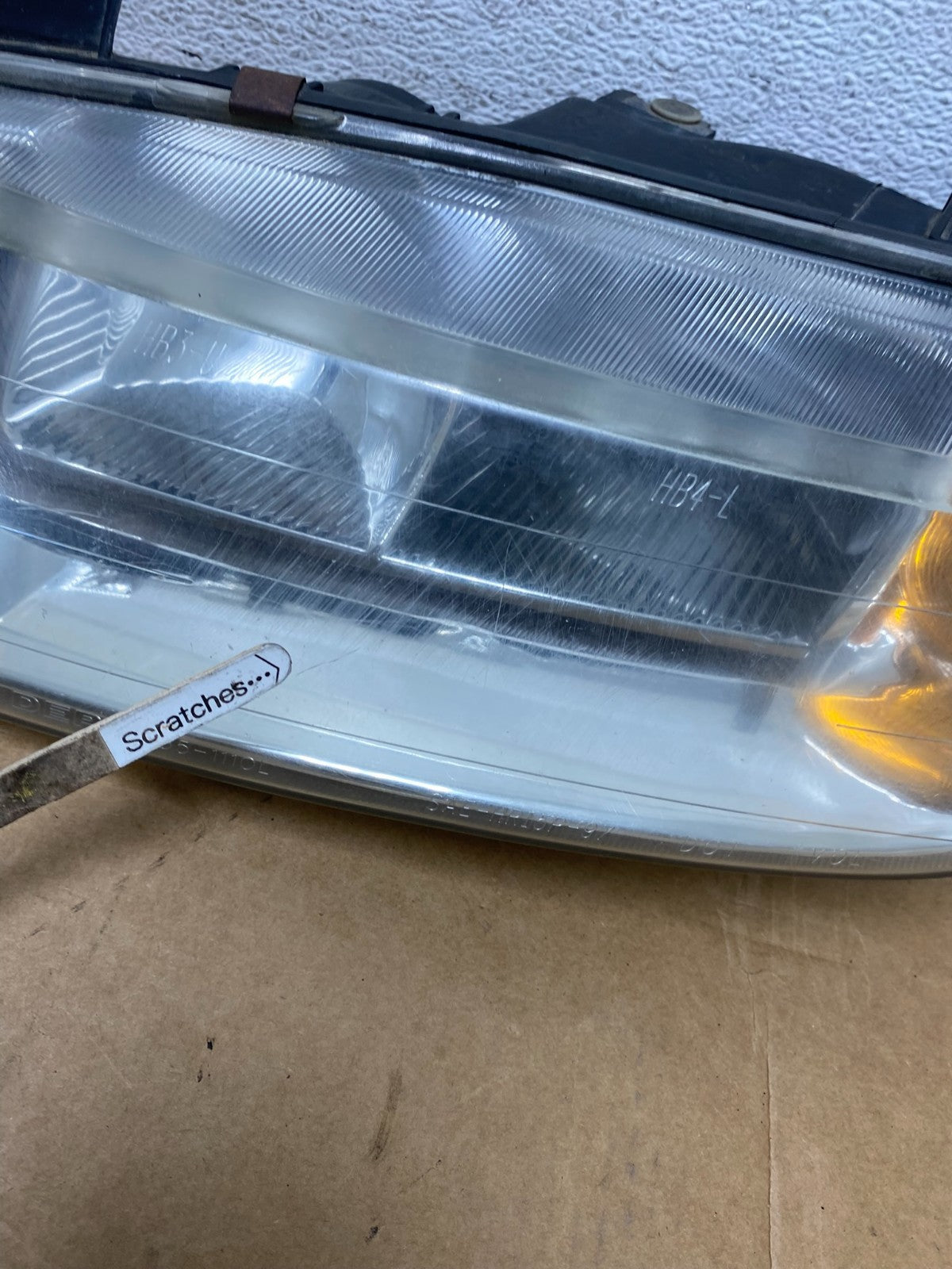 2000 to 2002 Saturn L Series Headlights Left+Right Side AE2945 DW4
