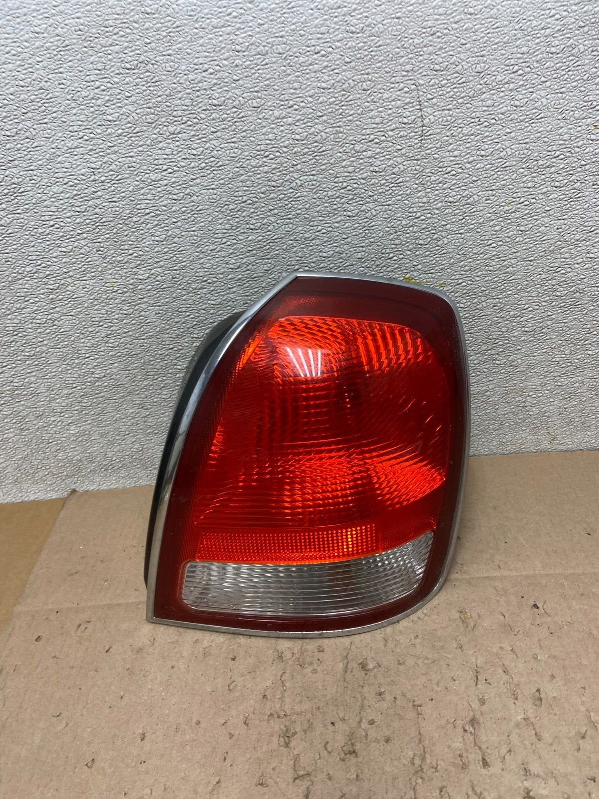 2001-2003 Hyundai XG300 XG350 XG Right Passenger Side Tail Light Oem Z6389 DW0
