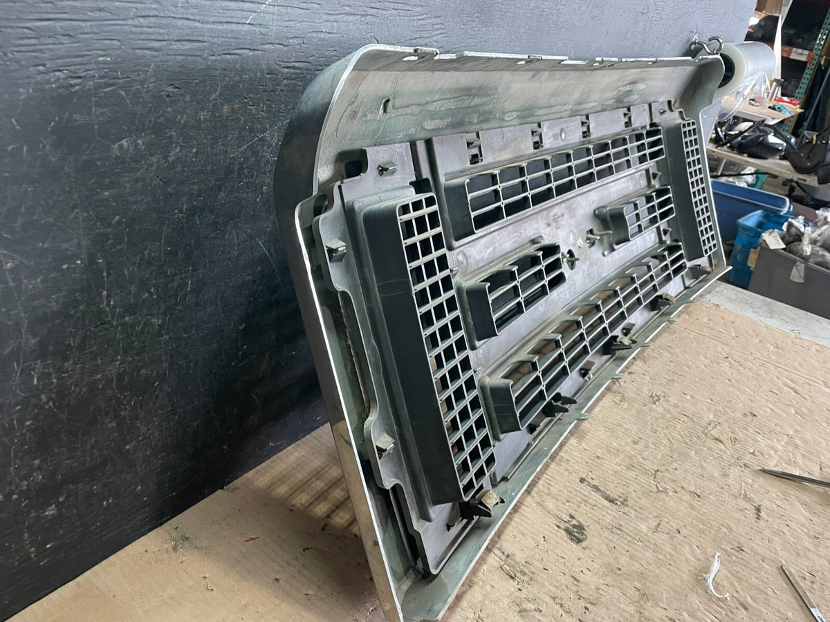 2008 to 2014 Ford Econoline E150 E250 Front Upper Chrome Grill Grille M2981 DG10
