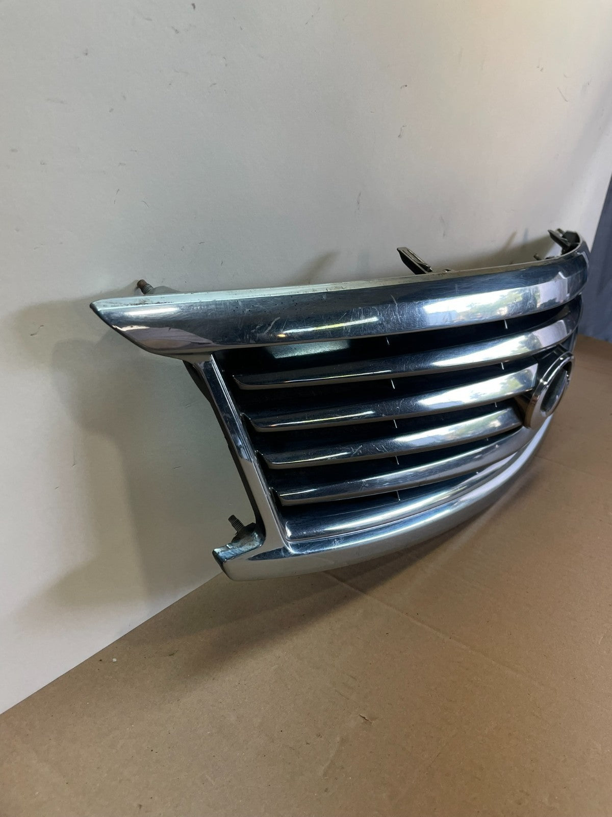 2010 to 2013 Infiniti G37 Front Upper Grill Grille AI0687 DW2