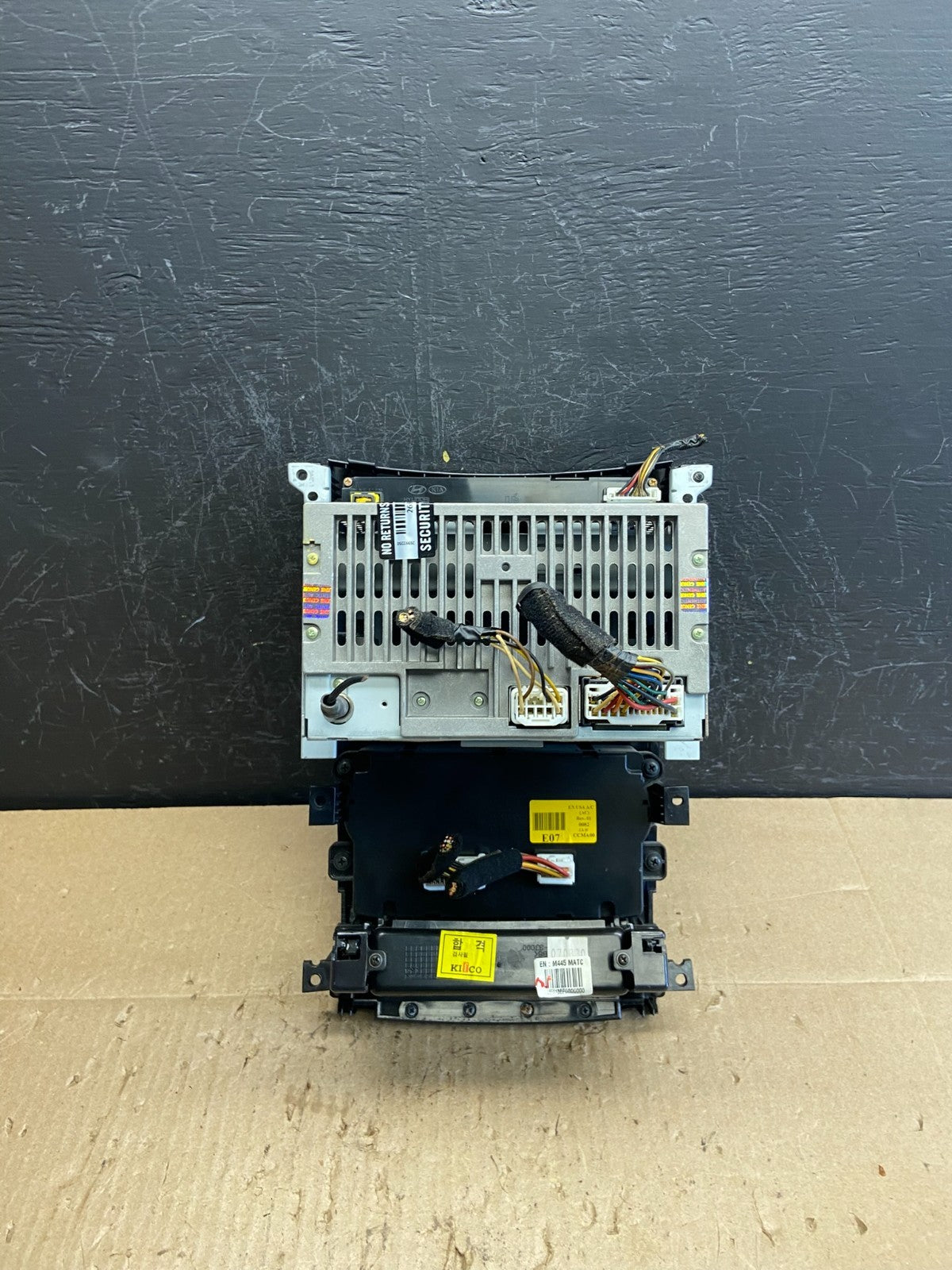2007 to 2008 Hyundai Veracruz Auto Climate Temp Control Radio Bezel OE AC9229 DG5