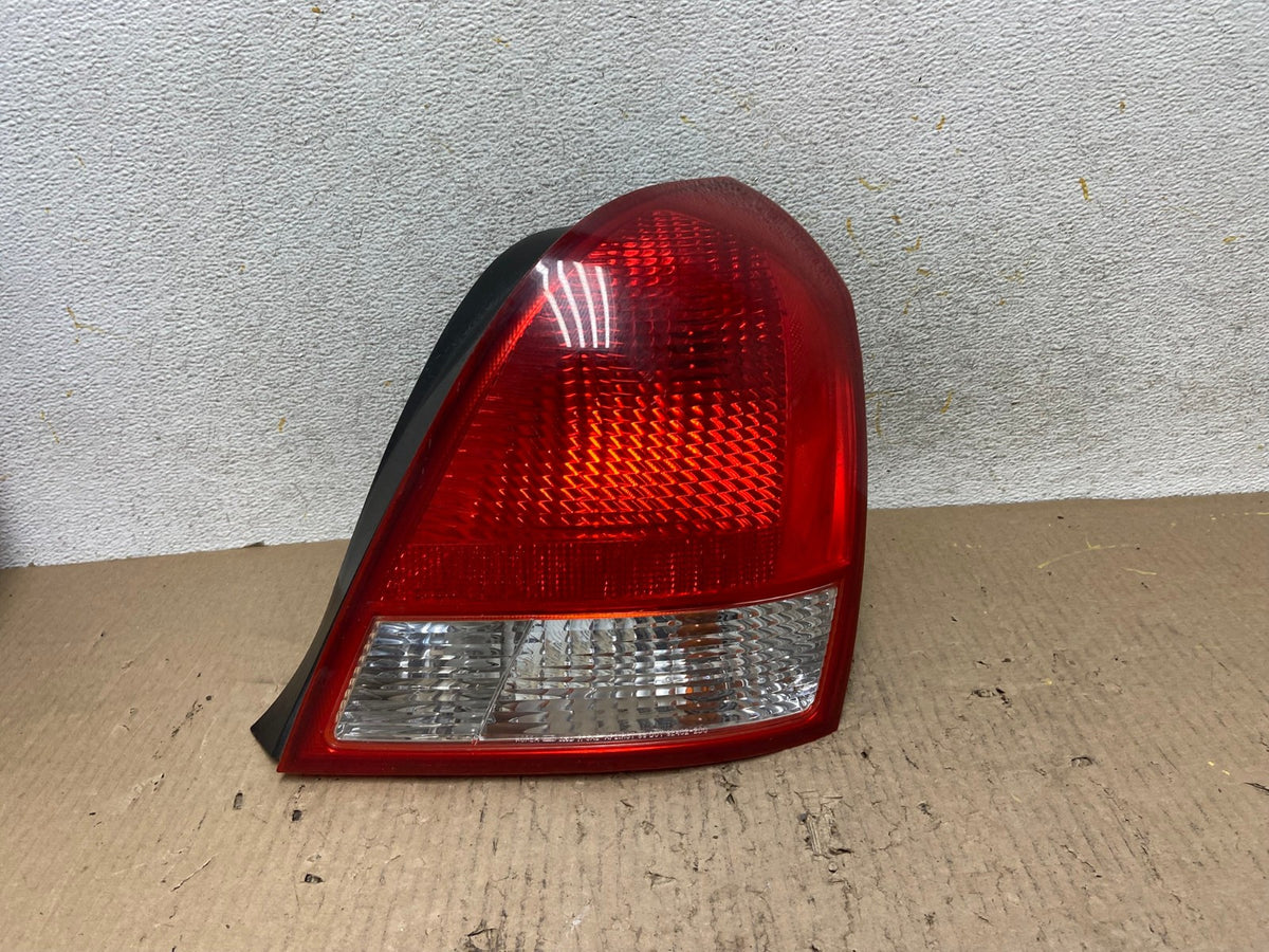 2001 2002 2003 Hyundai Elantra Right Passenger Rh Tail Side Light AH6636 LK0