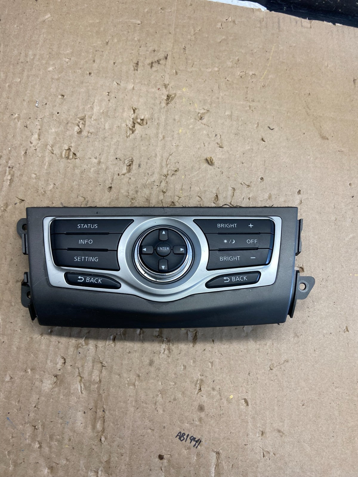 2009-2014 Nissan Murano AM FM Radio CD Control Panel ab2282 DG0