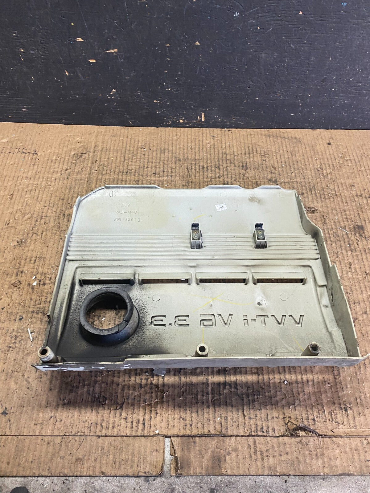 2004 to 2006 Toyota Sienna Highlander 3.3L  Top Engine Cover Lid N1970 PS5